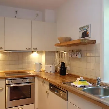 Hues Dikstian- 1 Apartament *